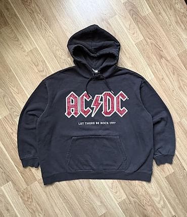 çoban geyimi: AC/DC qrafik kapşonlu sviter - Rəng: tünd boz/qaraya yaxın - Ön — 2