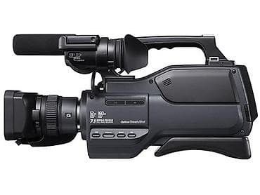 Salam. 1 ededdir. Ideal veziyyetdedir. Hdmi cixisi var, kasetle