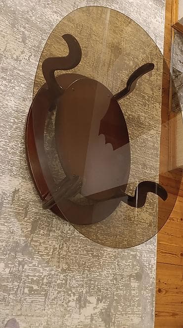 tibb şəkilləri: Şüşə üstlü salon/jurnal masası( təkərli) yaxşı vəziyyətdədir heç bir — 3