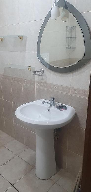 duz otagi bakida: İnqilabda . Tibb universitetinə çox yaxın uzunmüddətə verilir — 5