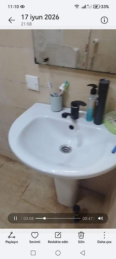 tulpan buket: Hamam üçün pedastal lavabosu və güzgü - Ağımtıl keramikadan pedastal — 1