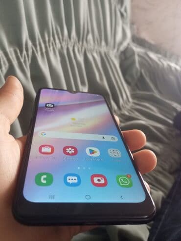 Бытовая техника: Samsung A10e, 32 ГБ, цвет - Черный, Сенсорный — 3