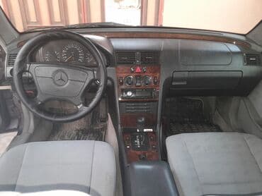 mersedes c200: Mercedes-Benz C‑Class (W202) sedan - Kuzov: 4 qapılı sedan, tünd — 5