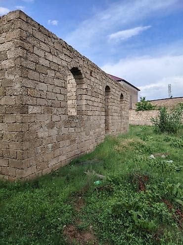 evl: Satılır: yarımçıq tikili və həyət sahəsi - Material: daş hörgü - — 8