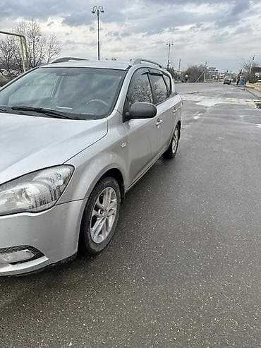 mataskilet satisi: Kia Ceed: 1.6 l | 2009 il Universal — 3