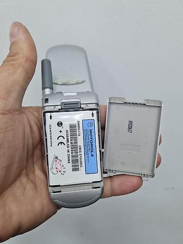 motorola w213: Motorola rəng - Gümüşü, Düyməli — 4