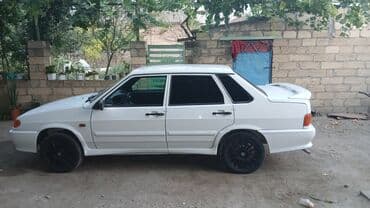 s yan guzgulər: Lada 2115 avtomobili, dörd qapılı sedan kuzov tipinə malikdir. Ağ — 13