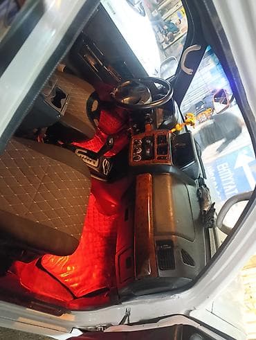 ford 5 1: Mitsubishi Pajero: 2 l | 2001 il Ofrouder/SUV — 3