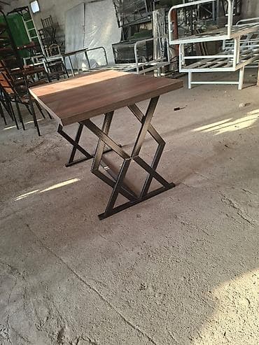 Masa – loft tərzi, metal karkaslı - Üst hissə: taxta teksturalı