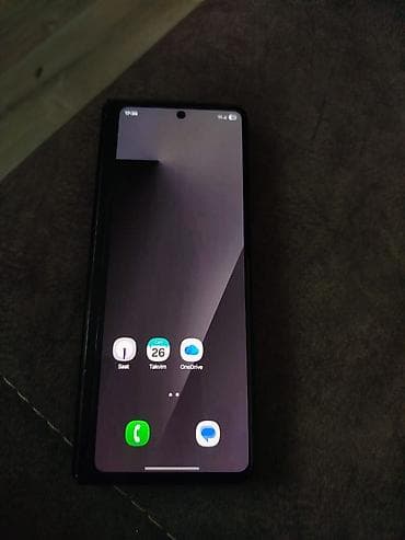 telefonlae: Salam Samsung Z Fold 3 qatlanan telefon satılır. sadəcə iç ekranı — 5