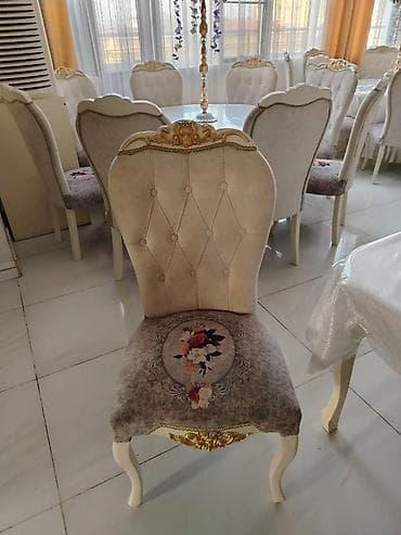 Az işlənmiş stullar satılır. 1 ədədi 30 azn. qiymət ən sondur — 3
