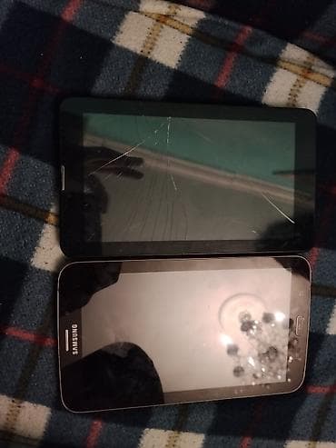 iphone 17 pro max silver: İki ədəd planşet 1) IRBIS T2709 - Korpus arxasında “IRBIS” və model — 2