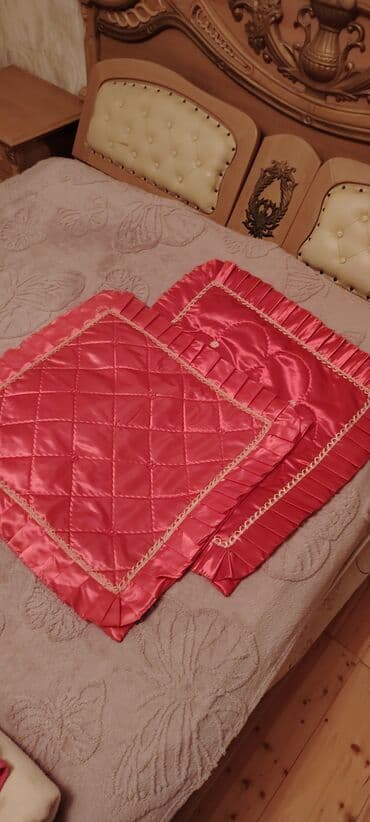 Yastiq üzləri 4 ededdi