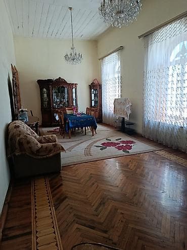 baki ev satisi: Gəncə, 4 otaqlı, Köhnə tikili, 153 kv. m — 2