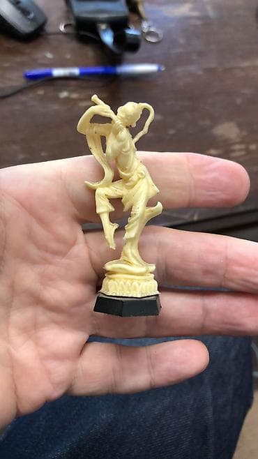Винтажная миниатюрная фигура