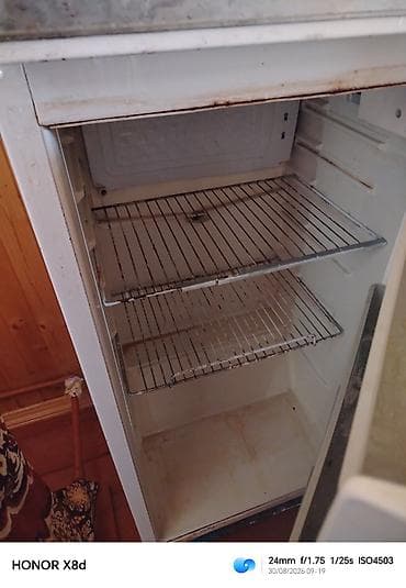 samovar satiram: İşlənmiş 2 qapılı Minsk Soyuducu Satılır, rəng - Ağ — 4