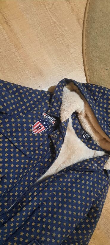 Üst geyimləri: Uşaq üçün qışlıq parkaya oxşar kurtka - Rəng: tünd mavi, üzəri qızılı — 2