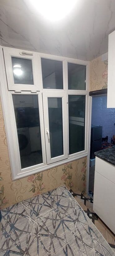 kirayə evlər binədə: Kirayə verilir – mebellə təchiz olunmuş ayrıca 1 otaq.Yalnız ailəyə — 4