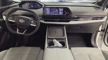 yağış sensoru: Model: Qiyuan Q05 125 km AIR (ağ rəngli, SUV) Xüsusiyyətlər və dizayn — 3