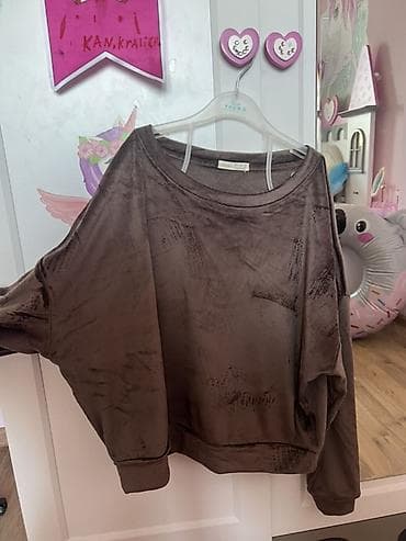 Brend: OYSHO Model: Oversize kəsimli, yumşaq məxməri sweatshirt -