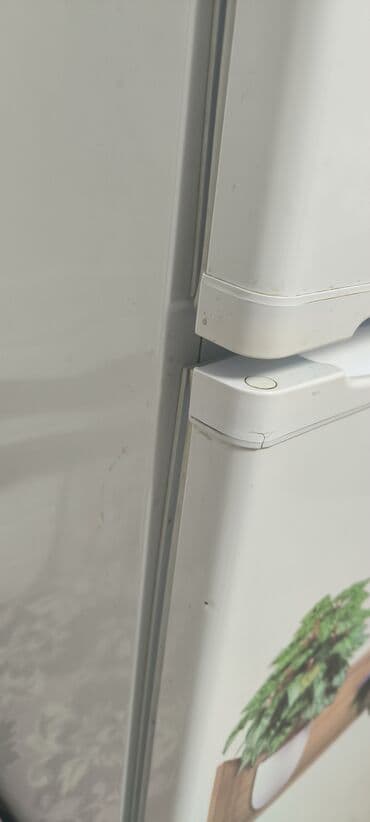 холодильник: Б/у 2 двери Indesit Холодильник Продажа, цвет - Белый — 2