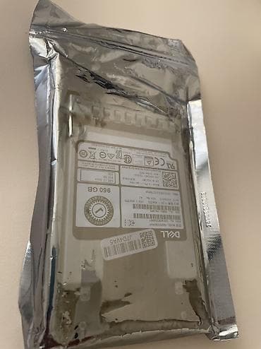 Dell Enterprise SAS SSD 960GB 2.5" Server diski satılır. 2 ədəddir