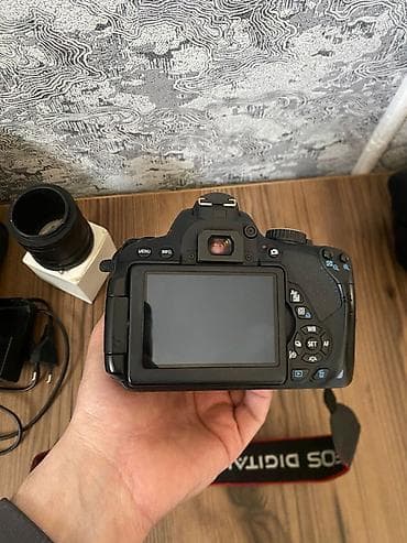 tərcümə foto: Canon 650d - korpus (döndərilə bilən, açılıb-bağlanan LCD ekran) - — 4