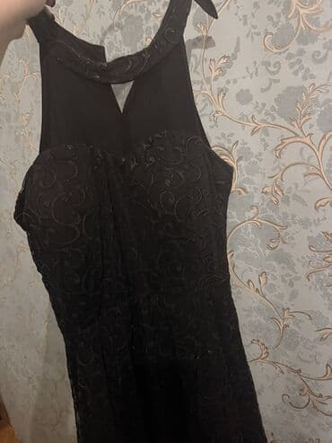 Qara rəngdə zərif ziyafət/axşam geyimi - Model: qolsuz, yüksək yaxa