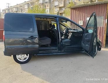 mini laser: Mercedes-Benz Vaneo: 1.9 l | 2002 il Van/Minivan — 5