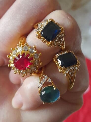 sebeke qizil sirqalar: Qadın bəzək dəsti – üzük, sırğa və qolbaq Məhsul təsviri: - Qızılı — 3