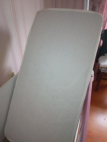 2ci əl taxt: Oğlan və qız üçün, Dördbucaq, Beşik, Dəstsiz, Matras ilə, Yellənmə mexanizmsiz — 2