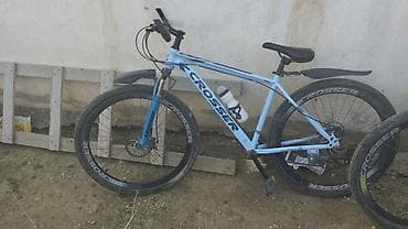 Velosiped ehtiyyat hissələri: Kecen il alinin 700 manata.cutu 250 manat satiriq.birinde teker — 3