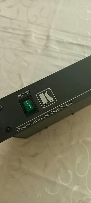 Kramer vm1110 ses paylayıcı dynakordun 2 ana çıxışın 10 eded edir