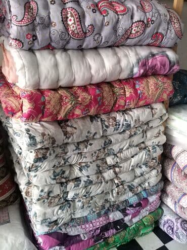 брендовое постельное белье оптом: . Hərcür yorgan döşək yastıq və yataq dəstlərinin, Ortopedik və sadə — 1