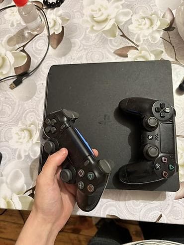 Sony PlayStation 4 Slim oyun konsolu - Model: PS4 Slim (qara rəng