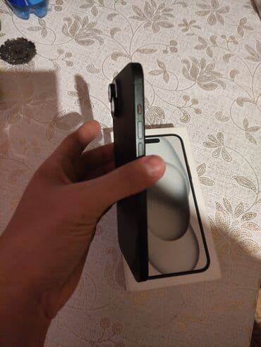 Blackberry: IPhone 15 Plus, 128 GB, Qara, Face ID — 4