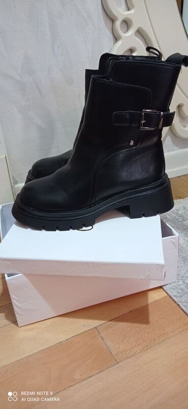 çəkməcə: 38 razmer,1 defe geyinilib,30 man satiram,baha alinib,ici istidi — 5