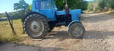 Mavi rəngli MTZ tipli təkərli traktor - Tam kabinalı quruluş, geniş — 5