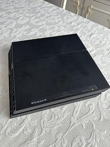 video reqstrator: Sony PlayStation 4 (PS4) – klassik “fat” model Xüsusiyyətlər: - Rəng — 2