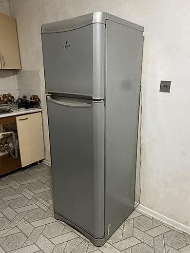 Indesit iki qapılı soyuducu - Rəng: gümüş/metallic - Üst qapı – — 2