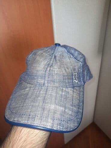 qadınlar üçün toxunma papaqlar: Brioni kepka 120 manata alinib — 2