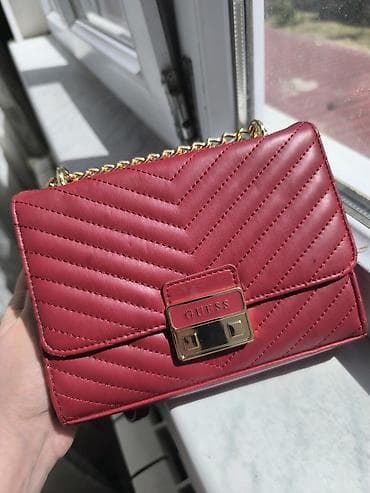 agilli qol saati: Çiyin çantası, Guess — 1