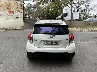yaris masini: Toyota Aqua: 1.5 l | 2017 il Hetçbek — 2