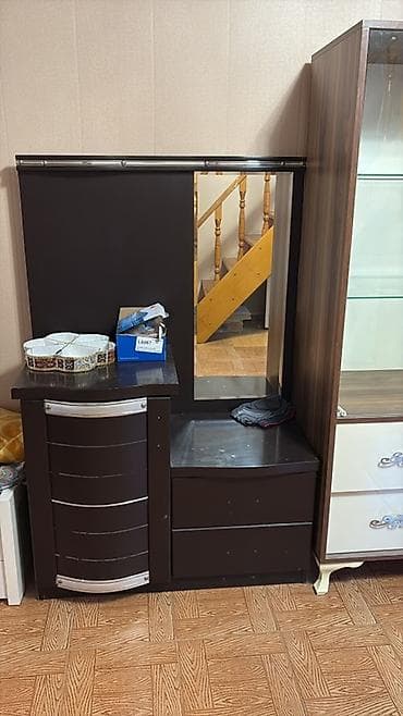Şüşə vitrin və dəst mebel - Material: tünd rəngli MDF/taxta karkas — 3
