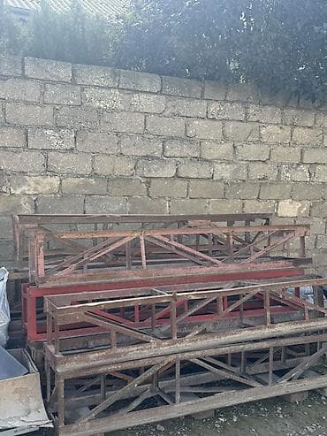 blok kerpic: Tikinti materiallarının qaldırılması üçün elektrikli vinç və qüllə — 2