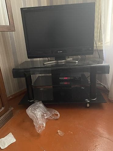 Sharp televizor + şüşə TV stendi dəsti - Televizor: Sharp markalı — 1