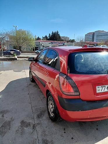 kia rio 2005: Kia Rio: 1.4 l | 2005 il Hetçbek — 2