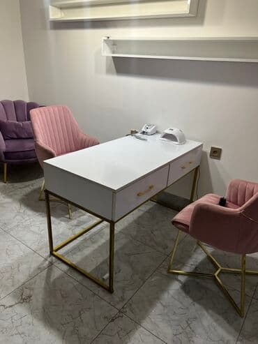 taxt ustu pakrival: Manikür stolu satilir az işledilib — 2