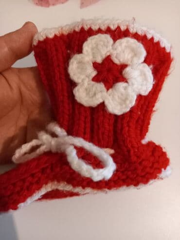 uşaq kostyumu: Qırmızı-ağ əl işi körpə çəkmələri - Material: yumşaq akril iplik — 3