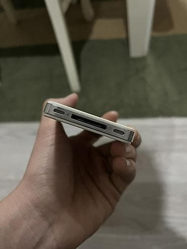 nokia 2730 classic: IPhone 4, Ağ — 4